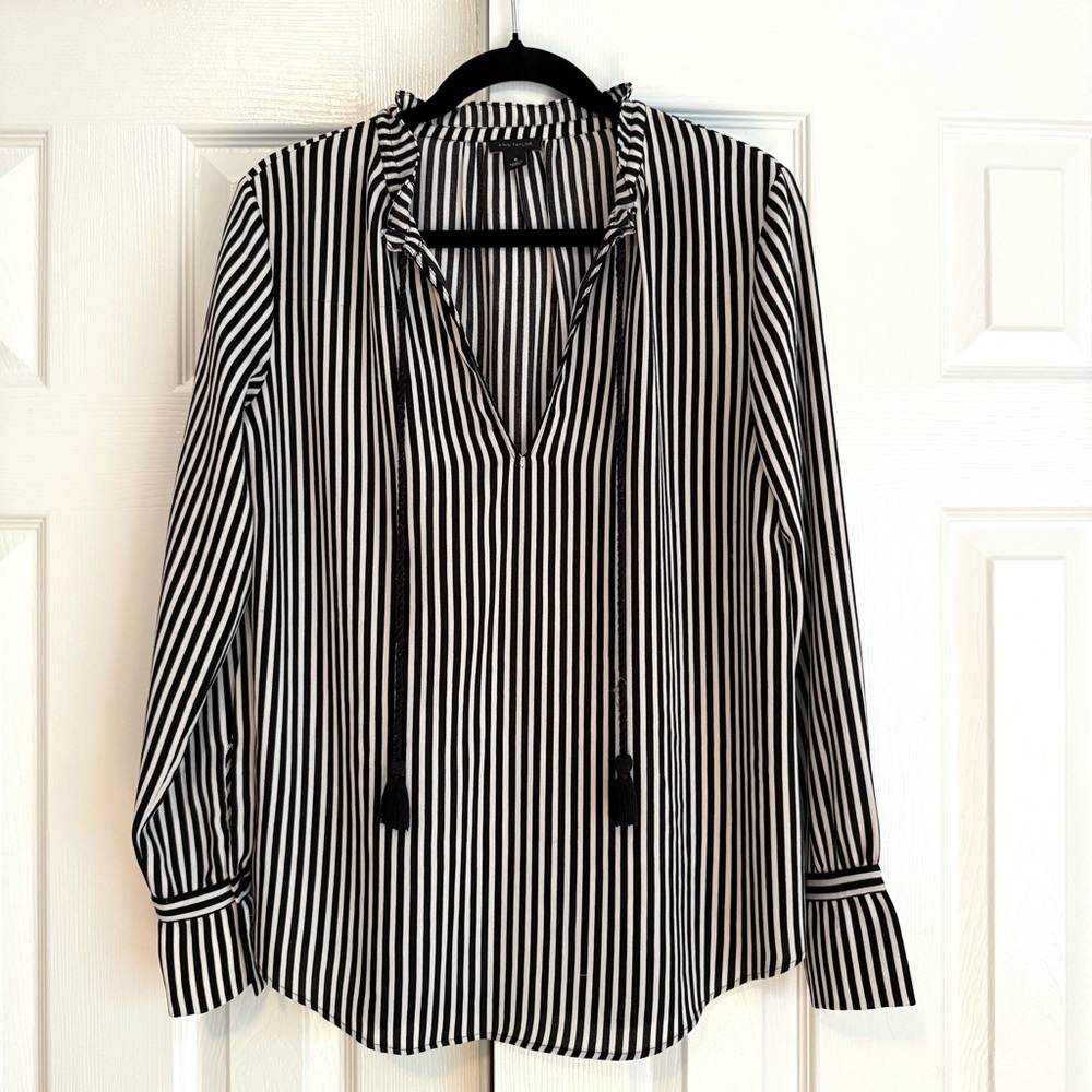 Ann Taylor Black and White Long Sleeve Tie Front Blouse